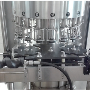 Automatic liquid rotary vacuum filling machine